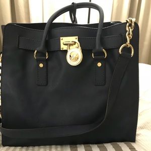 Mikael kors Hand, shoulder bag !